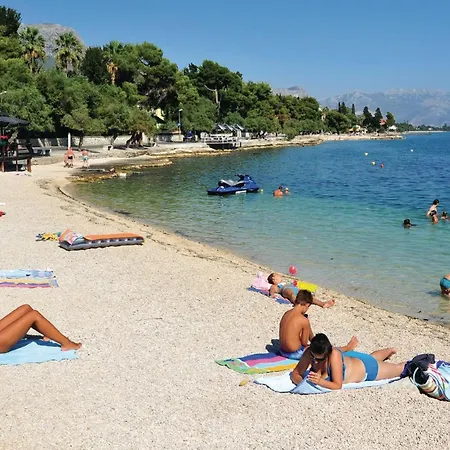2 Bedroom In Kastel Stari