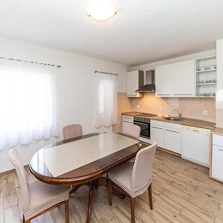 Apartment 2 Bedroom In *